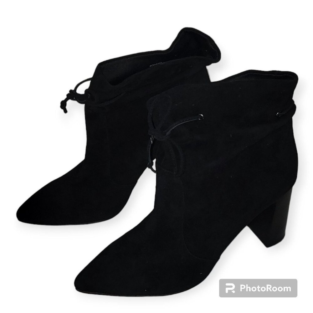 Tahari Black Suede Konner Black Block Heel Ankle Booties Size 9.5 - Picture 4 of 4